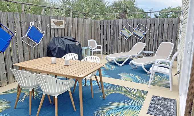 Crescent Beach Condo | Luxury 3BR2B Condo with Pool, Close to Beach, Sleeps 8