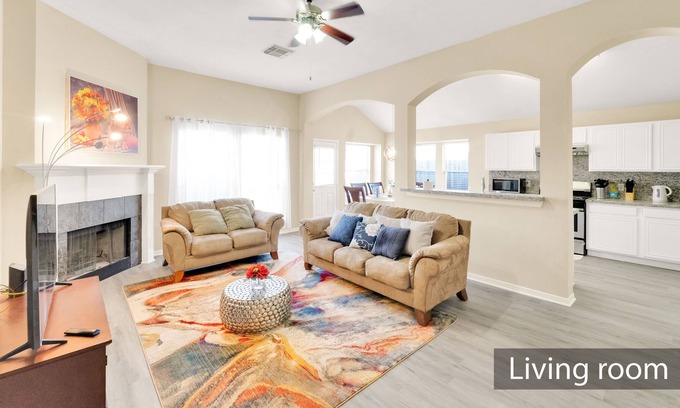Houston House | Luxury 4 Bedroom near Willowbrook Mall ❤️ ⭐