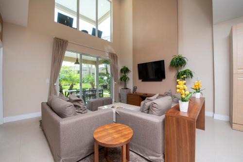 Florida Central Atlantic Coast House | Luxury 4BD All suites with BBQ minutes from Disney
