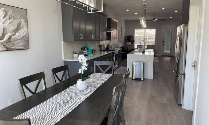 Fall Creek Place House | Luxury 4BR/5BA Downtown Indpls