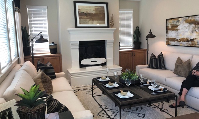Salinas House | Luxury 4BR House w/AC f& WiFI in Salinas - Near Monterey, Family friendly