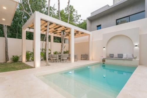 Zama House | Luxury 4BR Villa Aldea Zama Dream Pool & Bright