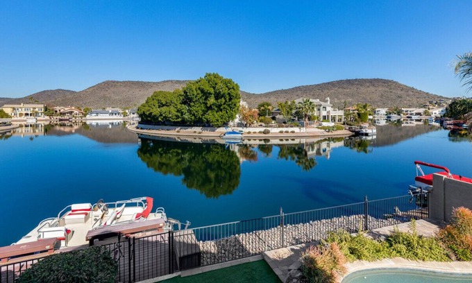 Arrowhead Lakes House | Luxury 4BR Waterfront Home with Pool & Boat