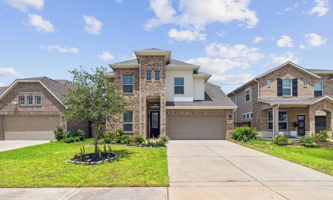 Katy House | Luxury 4BRS-3Baths Home, w/King Bed & Private Gym