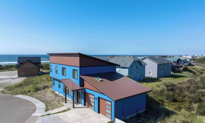 Westport House | Luxury 5-Bedroom, 3-Bath Retreat w/Hot Tub, Game Room, and Steps to the Beach