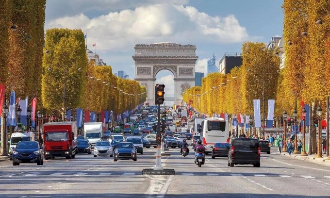 Champs-Elysees Apartment | Luxury 5-Bedroom Apartment with Eiffel View-Perfect for Families-Champs-Élysées