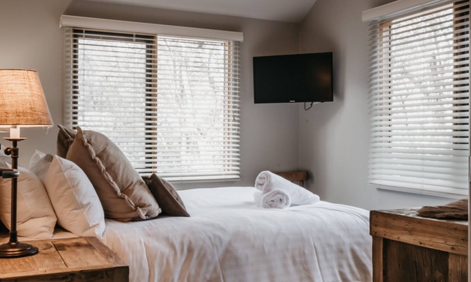 Thredbo Ski Chalet | Luxury 5 bedroom Chalet in Thredbo