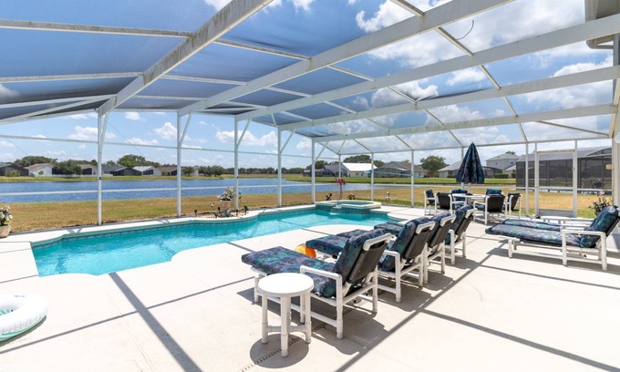 Kissimmee House | Luxury 5 Bedroom Home with Exceptional Games Room. 610