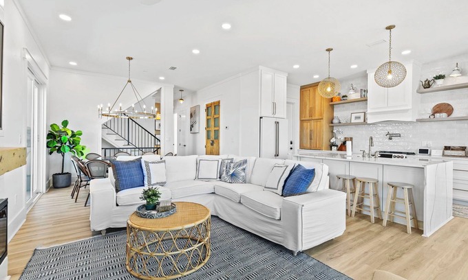 Gulf Shores House | Luxury 5 BR Beach House - Lagoon Views w Heated Pool