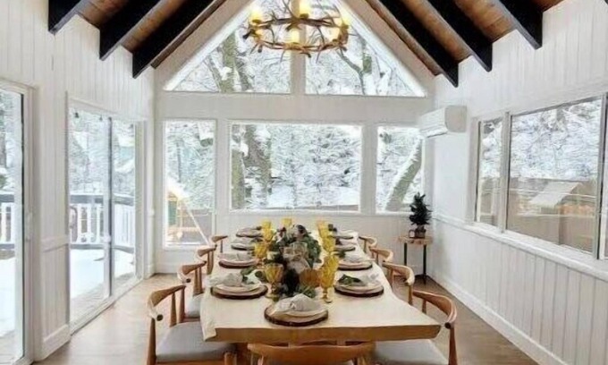 Lake Arrowhead Cottage | Luxury 5Bedroom/10beds/LargeGatedBackyard/SwingSet/EntertainmentRoom/&BonusRoom