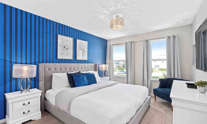 Four Corners House | Luxury 5BR Disney Retreat w/Private Pool & Themed Rooms – Steps to Clubhouse!