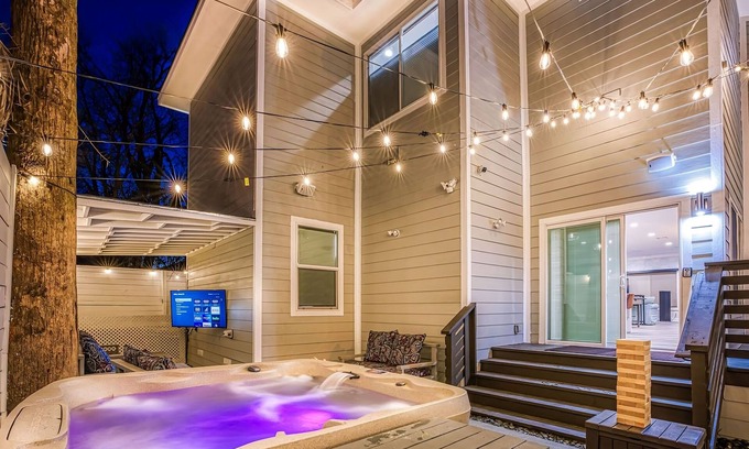 Five Points House | Luxury 6BR/5BA, Hot Tub, Games, DT, Sleeps 20+