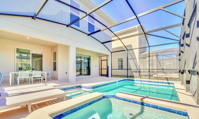 Campbell House | Luxury 6BR Home - Pool, Hot Tub, BBQ - Near Disney