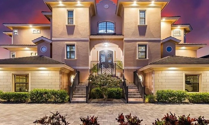 Biggar House | Luxury 7BR Waterfront in Fort Myers, Sleeps 14+, Near Sanibel