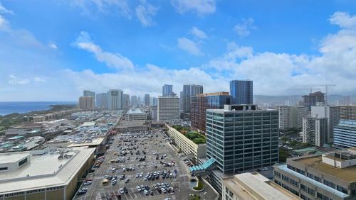 Ala Moana Apartment | Luxury Ala Moana Resort 25th floor with balcony