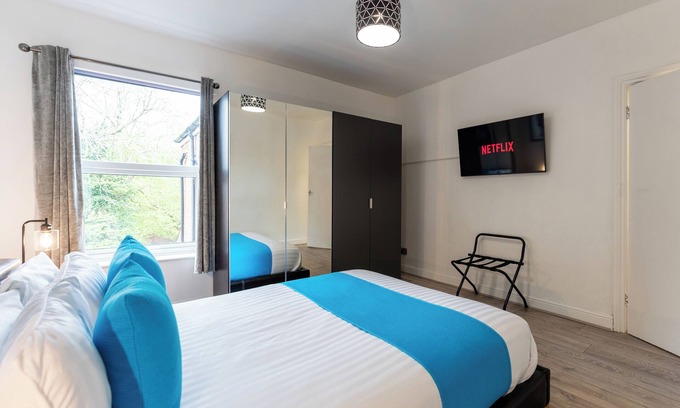 Wolverhampton Apartment | Luxury Apartment located near to the city centre with free parking