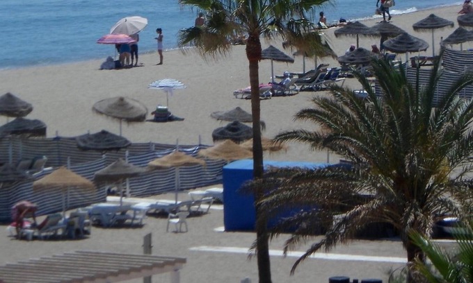 Torreblanca Apartment | Luxury Apartment in Los Boliches by Beach with Shared Pool & Wi-Fi