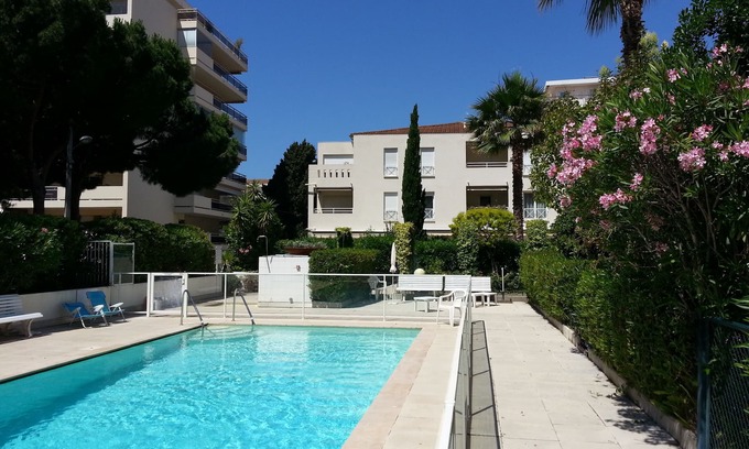 Cannes Apartment | Luxury apartment rental, with large terrace & garden, direct access to the pool
