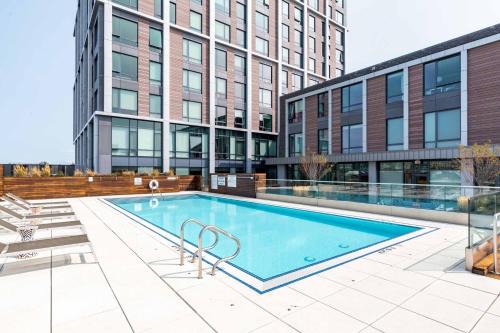 Central-Maverick Square - Paris Street Apartment | Luxury Apartments by Hyatus Downtown Boston