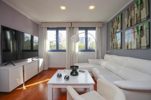 San Bernardo Apartment | Luxury apt in Plaza de España - FREE parking