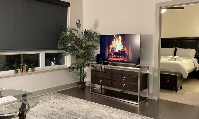 McLean Apartment | Luxury Apt in Tysons - Mins From Metro - Free Parking