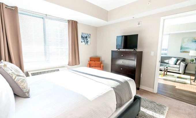 Downtown Apartment | Luxury Apt with Pool