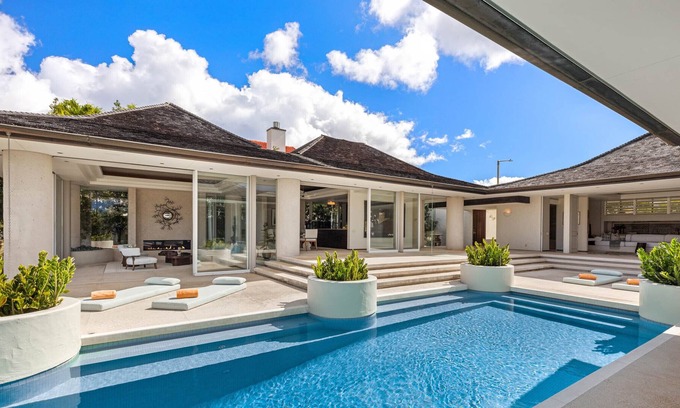 Kuliouou - Kalani Iki House | Luxury Architectural Masterpiece w/ Infinity Pool & Stunning Diamond Head Vistas