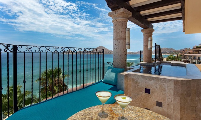El Medano Ejidal Villa | Luxury at Your Fingertips: Spacious Penthouse - Villa La Estancia 1502