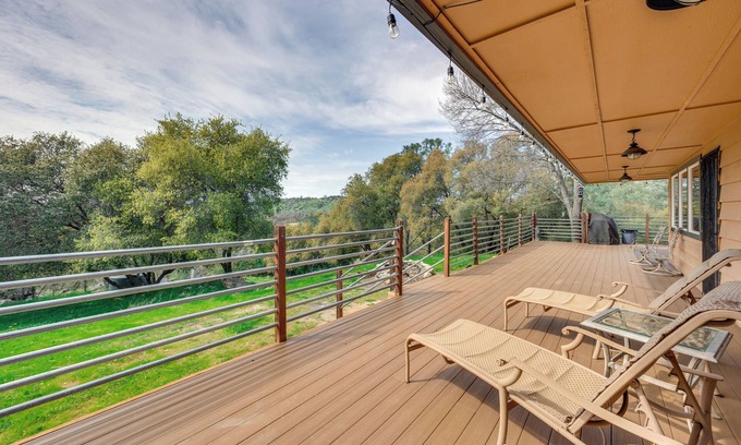 Auberry House | Luxury Auberry Retreat in Sierra National Forest