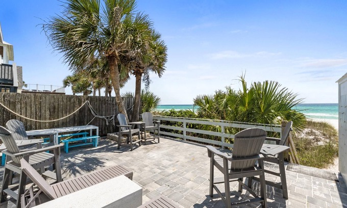Bahama Beach House | Luxury Beachfront Home w/Panoramic Gulf Views – Sleeps 20, Perfect for Groups