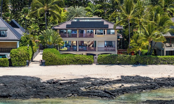 Kailua-Kona House | Luxury Beachfront Home w/Pool, Spa, AC & Stunning Sunset Views at Mermaid Cove