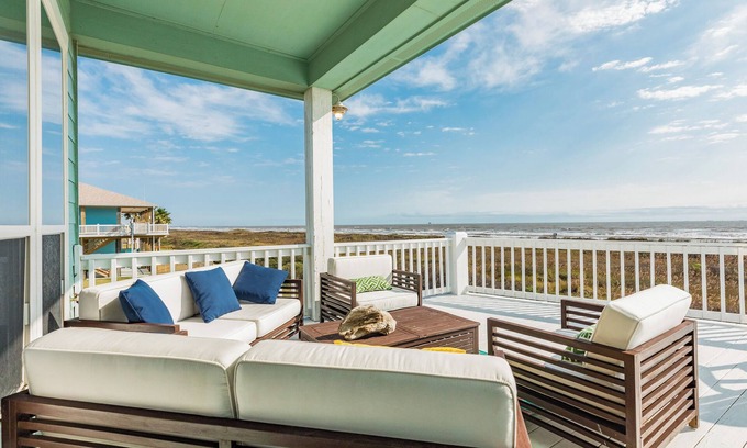 Port Bolivar House | Luxury | Beachfront | Large Deck | Group Ready
