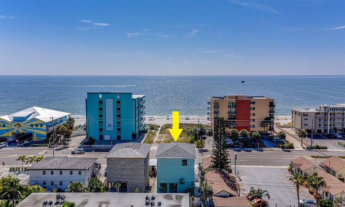 Madeira Beach House | Luxury Beachhouse W/Direct Ocean Views Sleeps 11
