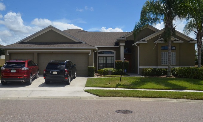 Legacy Park Villa | Luxury bungalow For Family Retreat Only 13 Mins To Disney World