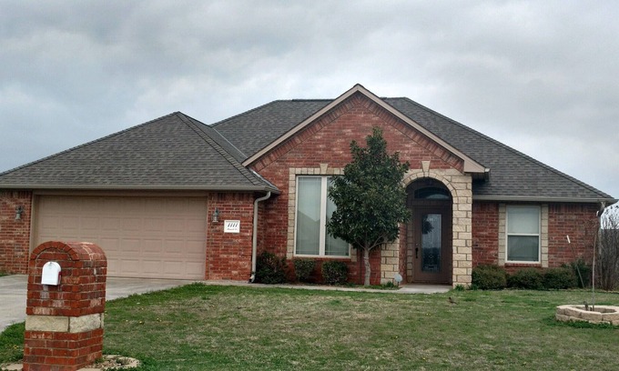 Elgin House | Luxury by Fort Sill OK