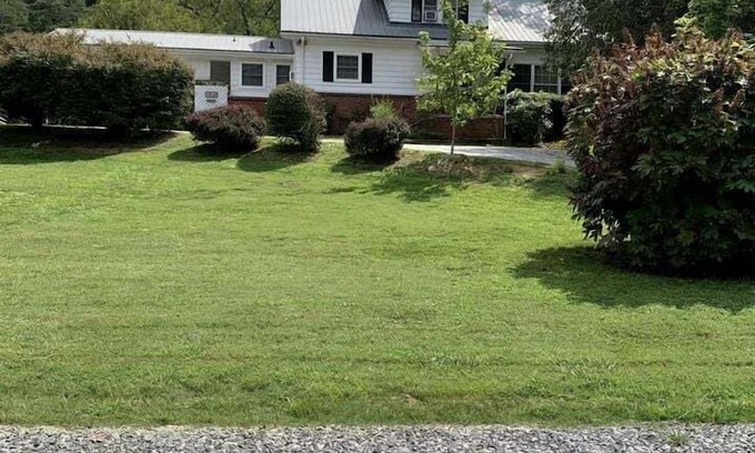 Bryson City House | Luxury Cabin in the Trees for Large Groups near Asheville, North Carolina