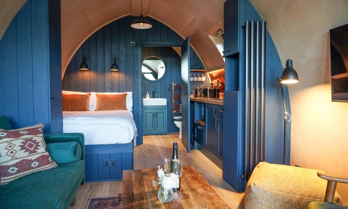 Filby Cabin | Luxury Cabin with Wood Fired Hot Tub