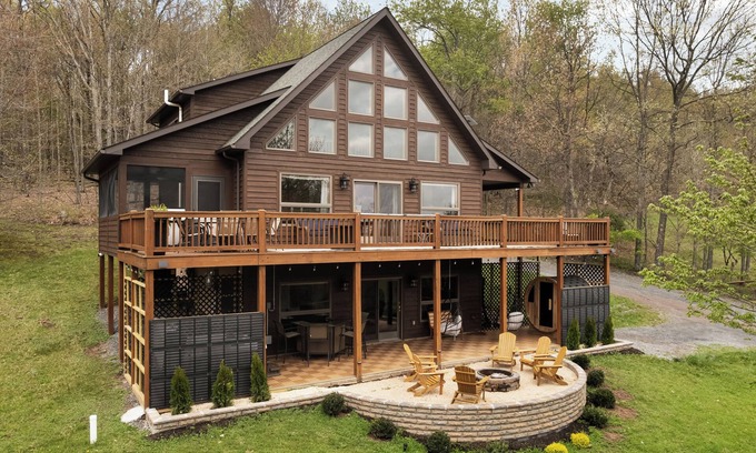 Swanton Cabin | Luxury Chalet: Views, Hot Tub, Sauna, Tesla EV