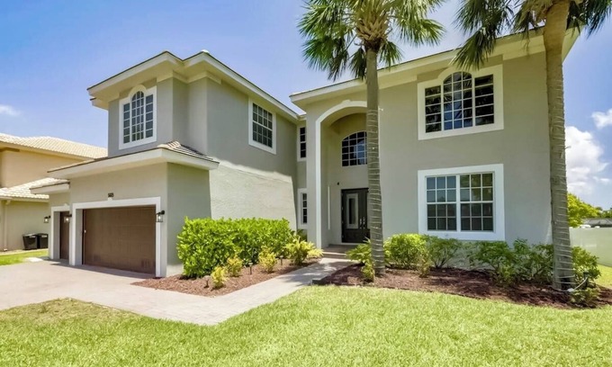 Yacht Club Villa | Luxury, Comfort & Waterfront Bliss – Welcome to Villa Del Rio