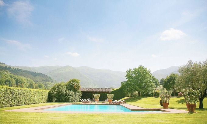 Badia Cantignano Villa | Luxury Comfortable Villa with Air Conditioning