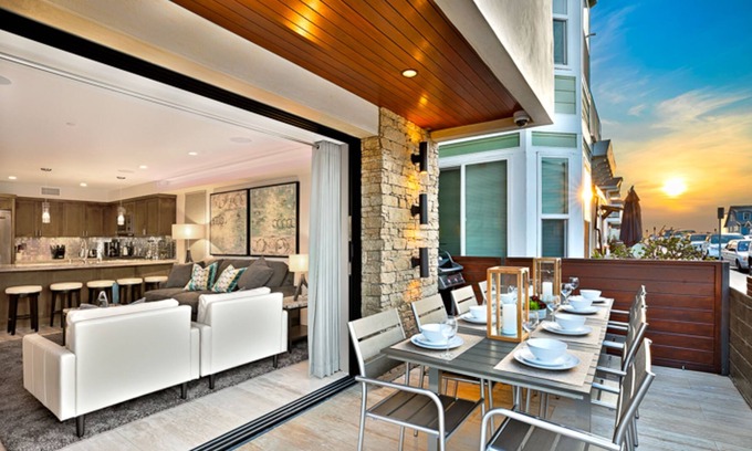 West Newport House | Luxury Compound - Sleeps 18, 2 Hot Tubs, Rooftop Deck & Ocean Views