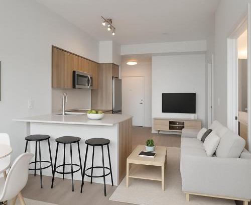 Kitchener Apartment | Luxury Condo with Hottub, outdoor firepit & Bowlin