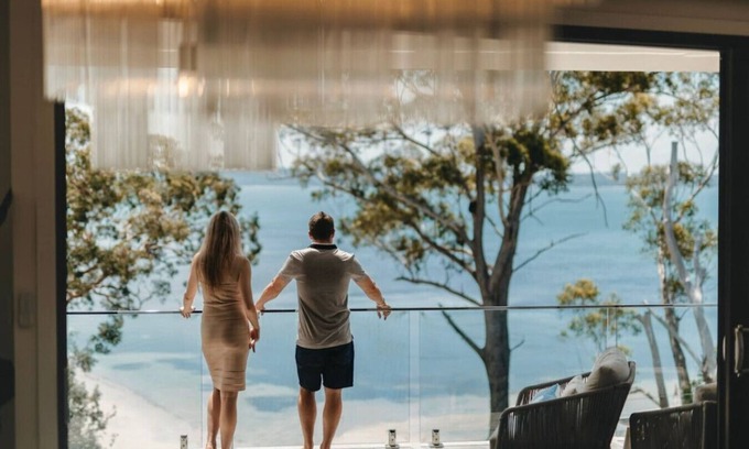 Nelson Bay House | Luxury Couple Escape - Vue Two