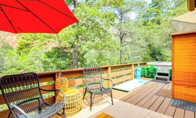 Sedona Resort | Luxury Creek Home with Spa, Sauna & Views