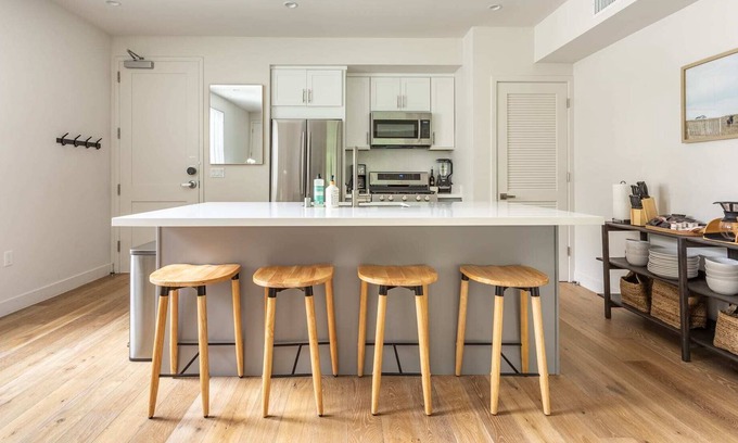 Palms Apartment | Luxury Culver City 2BR/2BA|Underground Parking