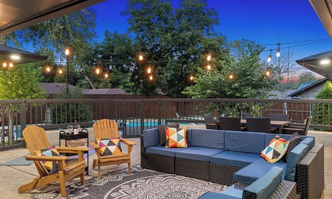 North Dallas House | Luxury Dallas Villa Guest Suite Pack n Play!
