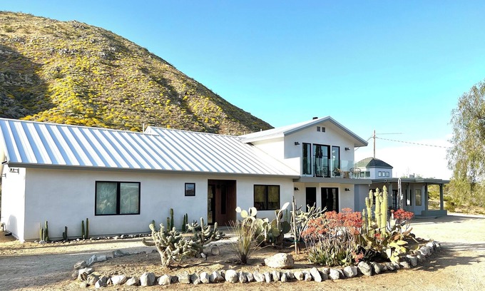 Morongo Valley House | Luxury desert architectural ranch, close to Palm Springs & Joshua Tree