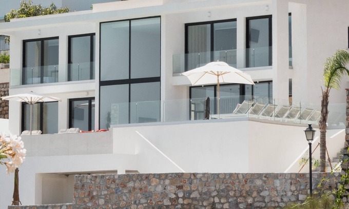 Salobrena Villa | Luxury designer villa with 6 bedrooms and 6 ensuite bathrooms