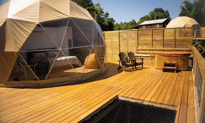 Eureka Springs Apartment | Luxury Dome at Fox Wood, with Cedar Hot Tub on deck, only 15 minutes from downtown Eureka Springs and 8 minutes from Beaver Lake.