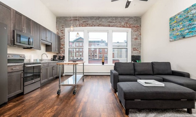Bangor Apartment | Luxury Downtown Bangor Apartment